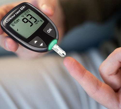 How does a glucometer work?